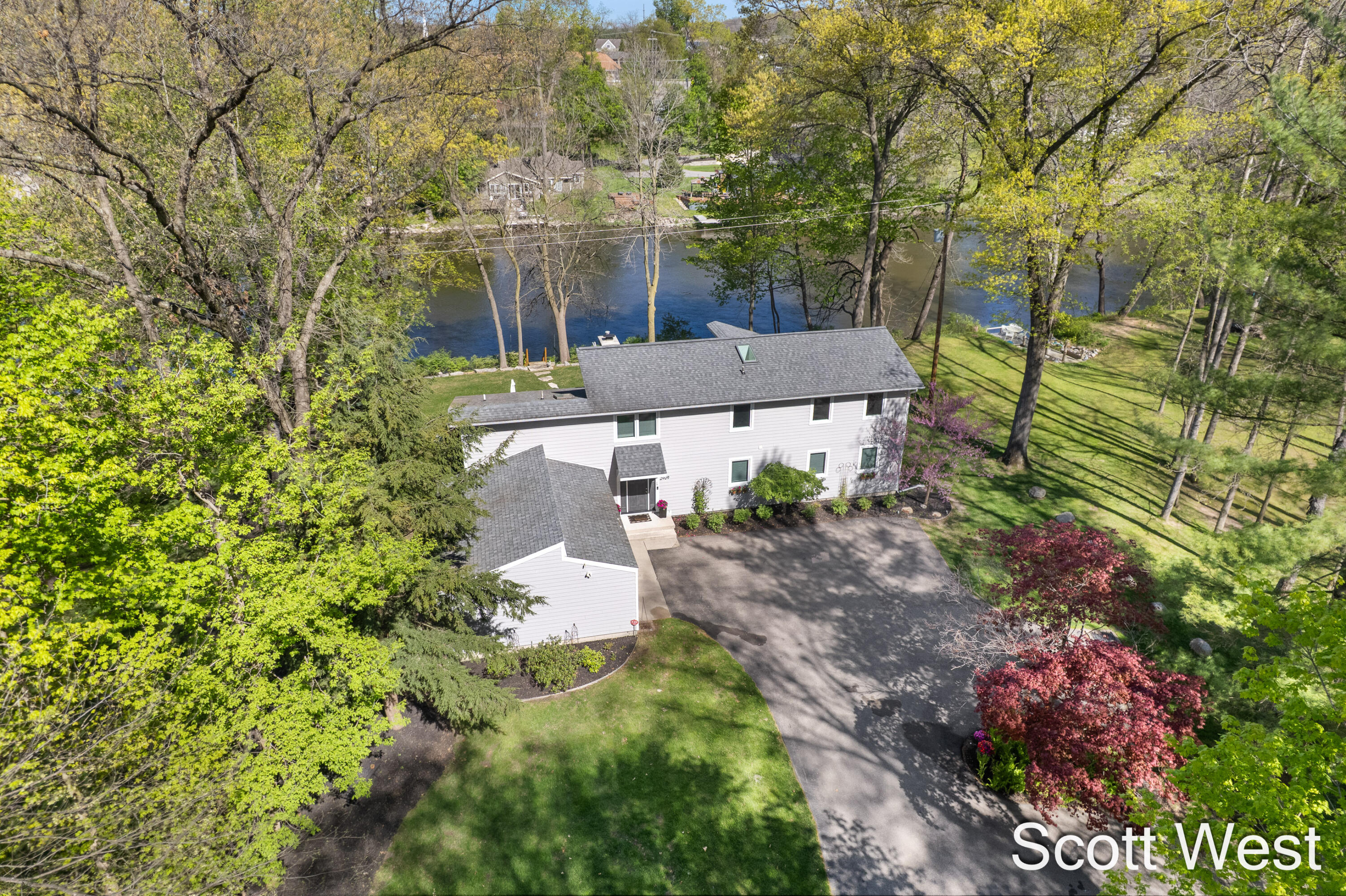 2909 Cascade Springs Drive SE