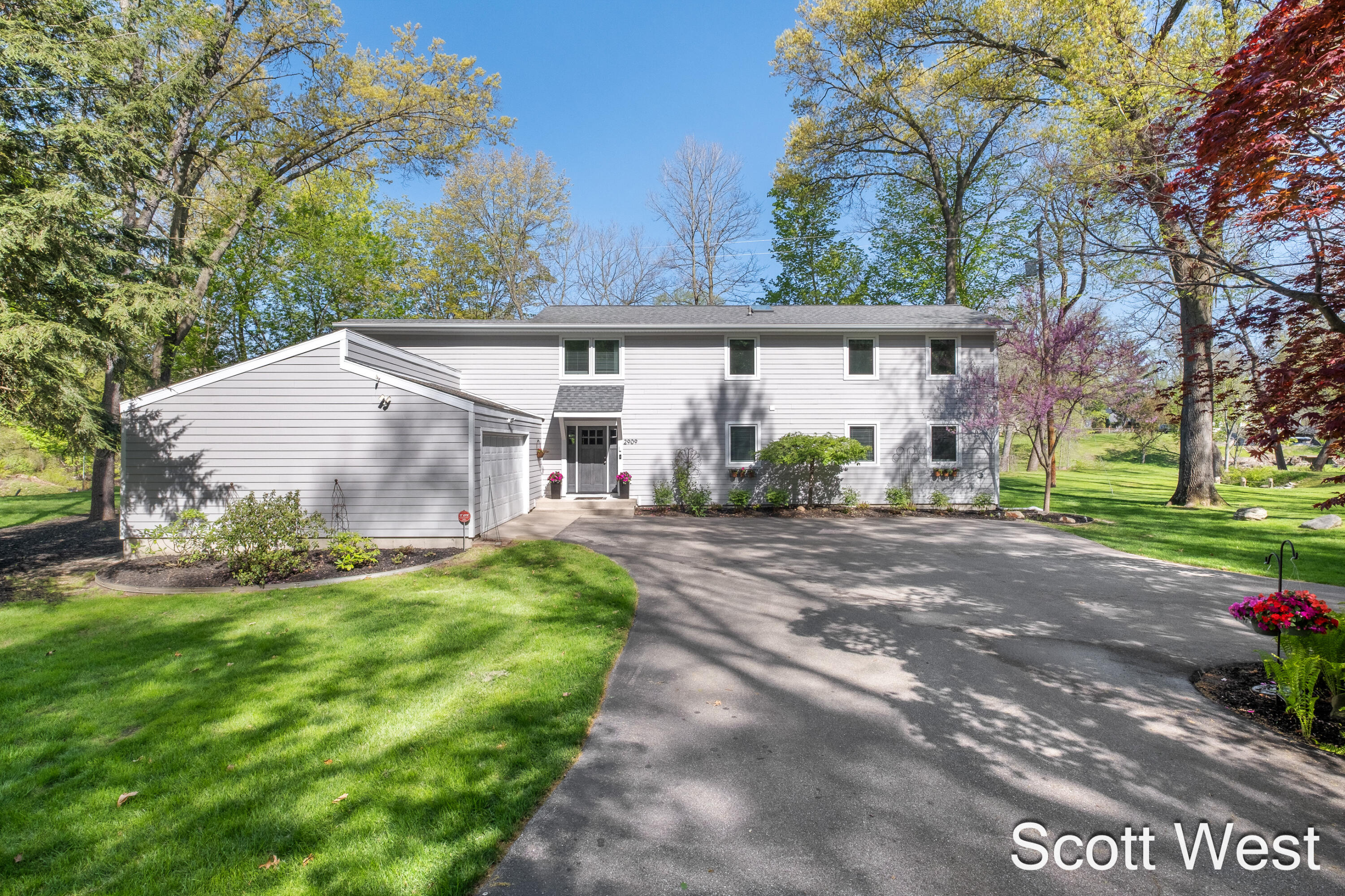 2909 Cascade Springs Drive SE