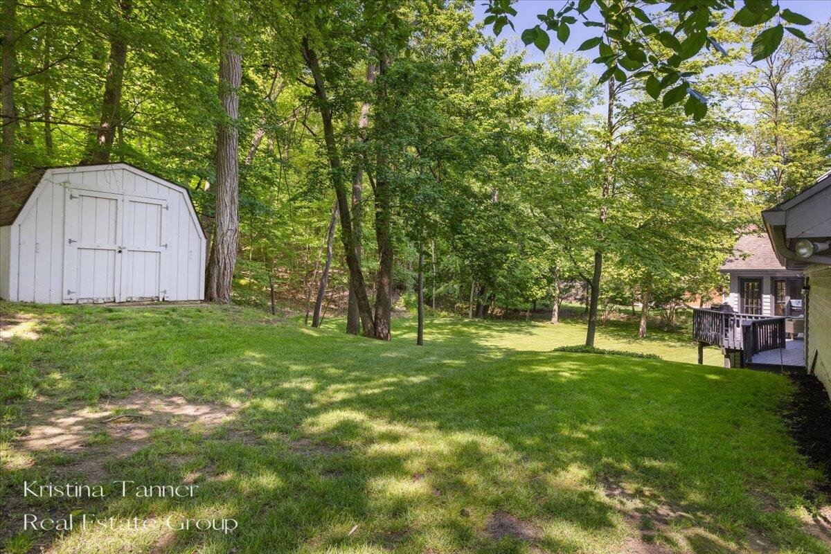 1585 Tammarron Avenue SE