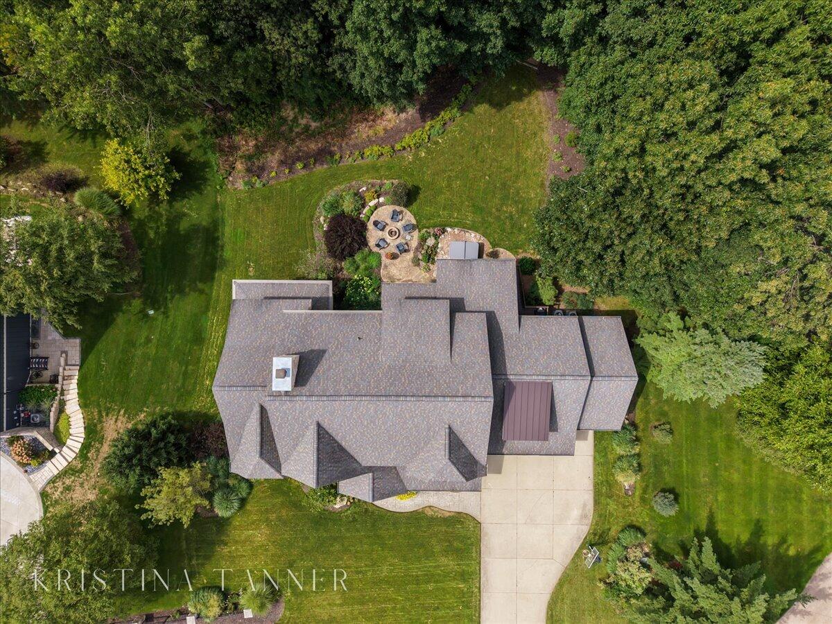 5782 Manchester Hills Drive SE