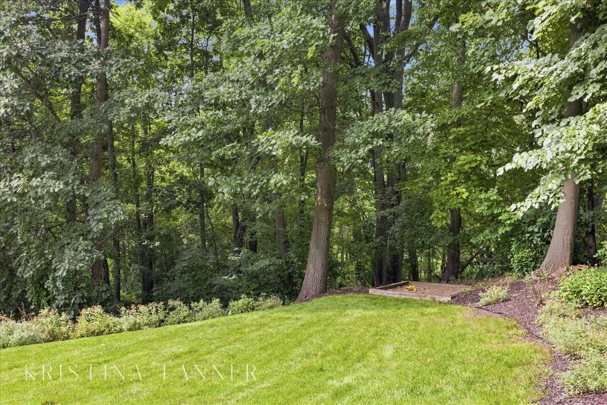 5782 Manchester Hills Drive SE
