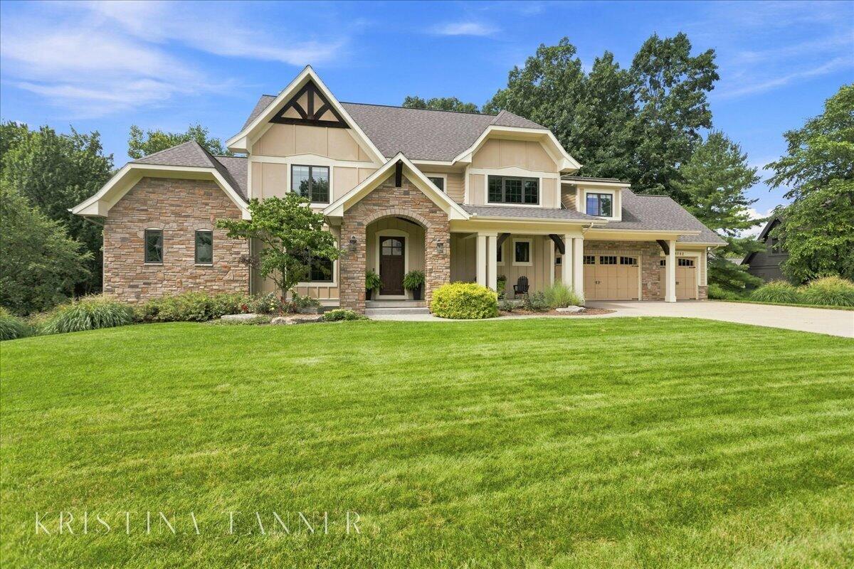 5782 Manchester Hills Drive SE