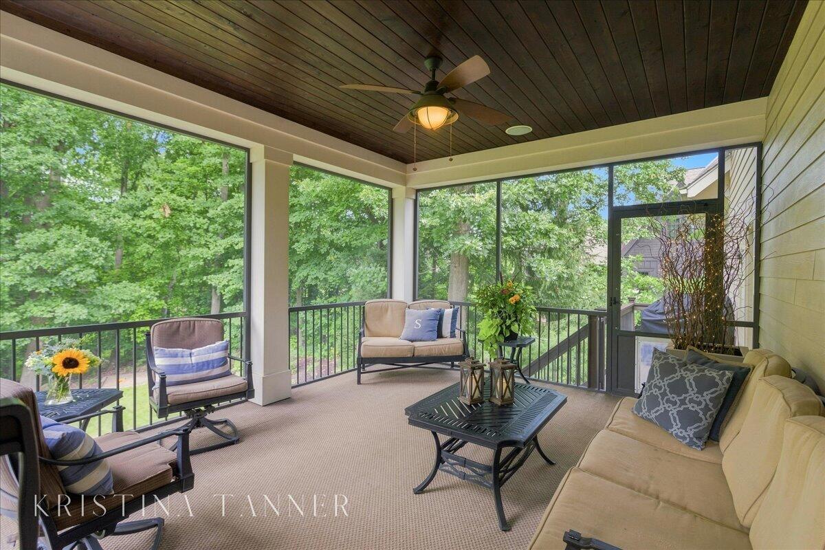 5782 Manchester Hills Drive SE