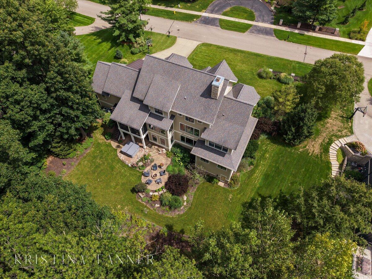 5782 Manchester Hills Drive SE