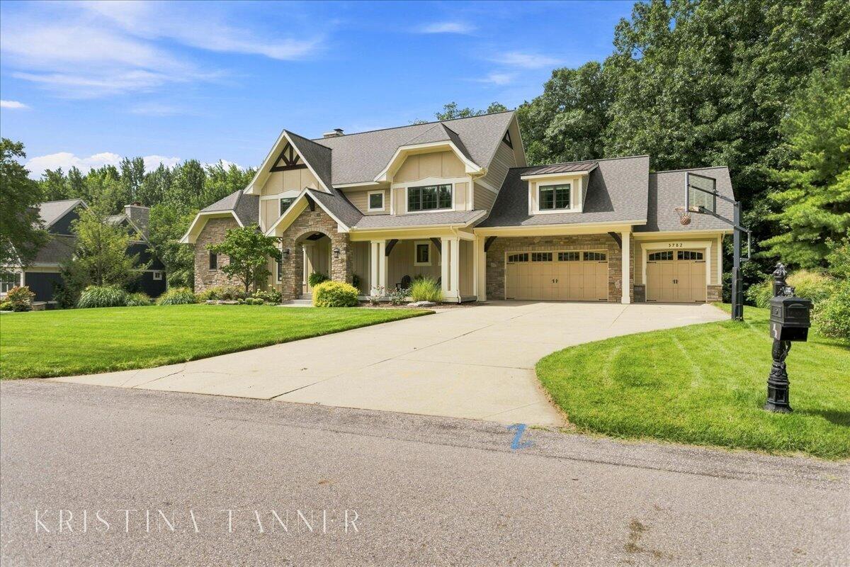 5782 Manchester Hills Drive SE