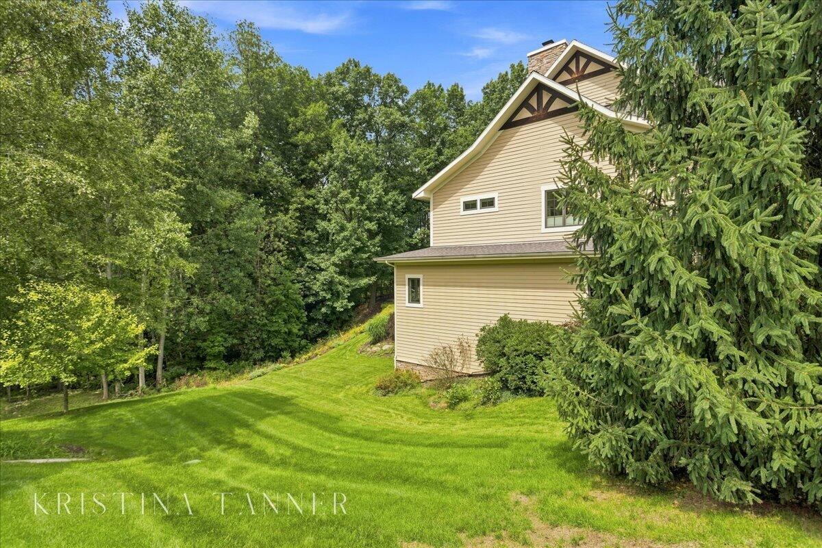 5782 Manchester Hills Drive SE
