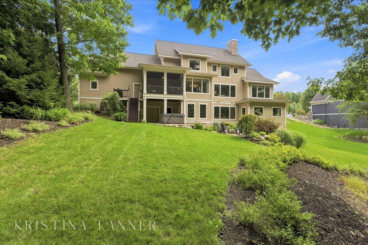 5782 Manchester Hills Drive SE