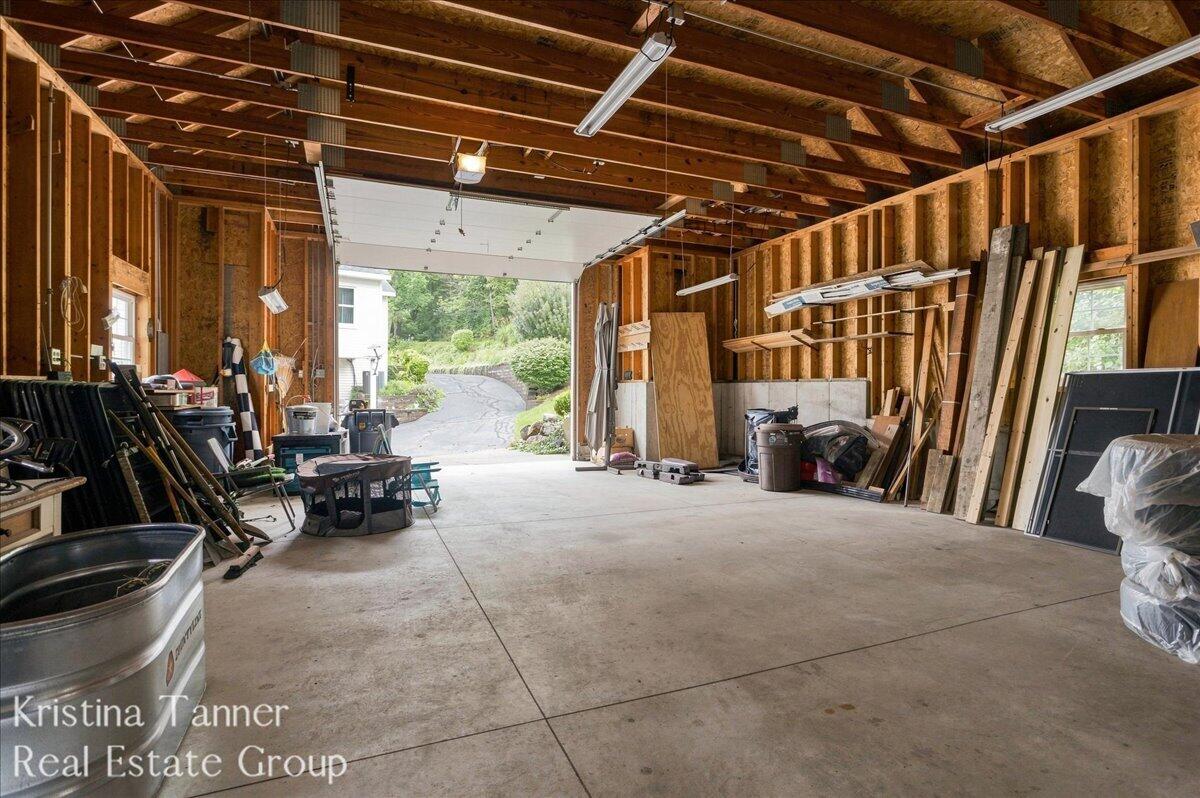 6930 Knapp Street NE