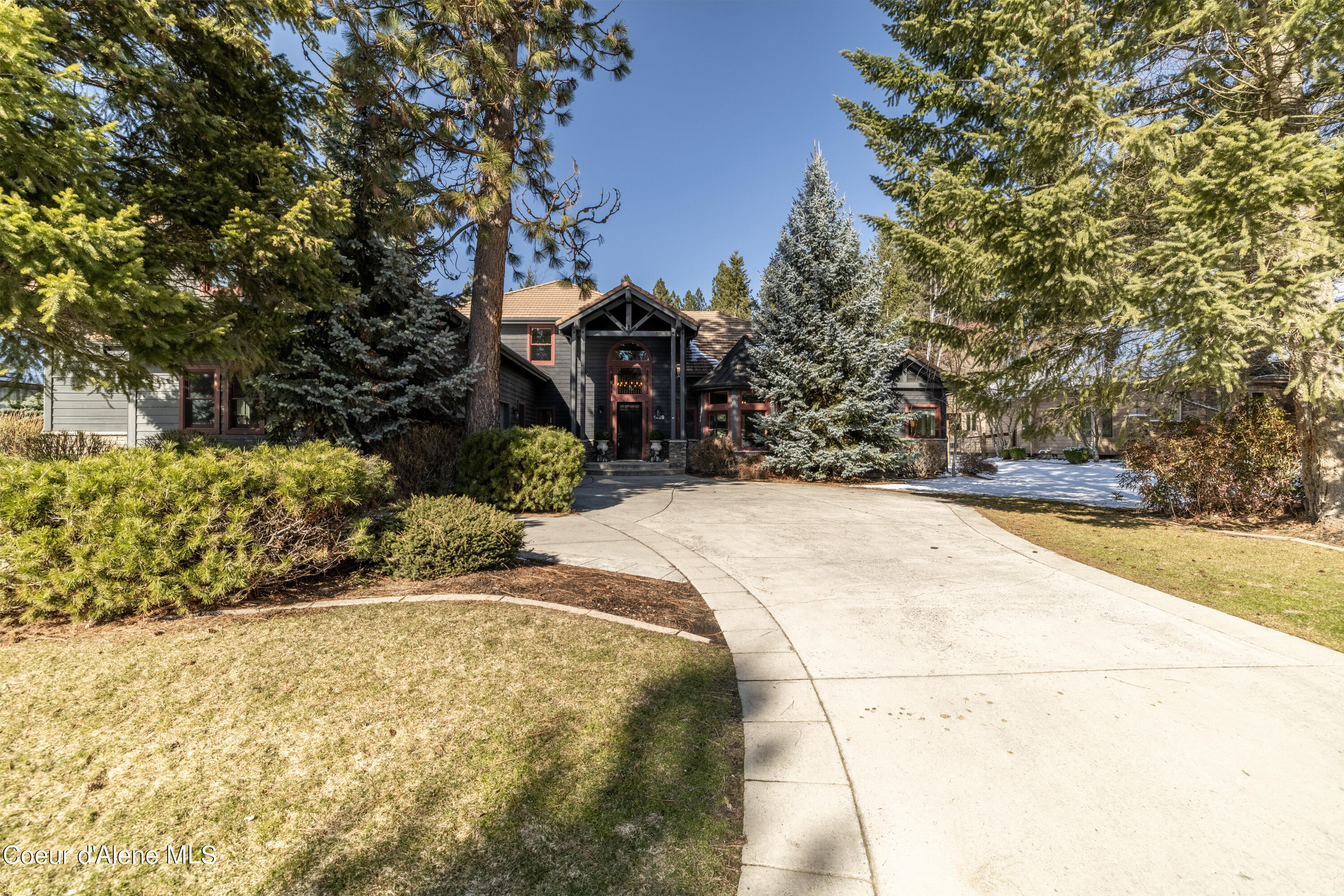 1469 E WOODSTONE DR