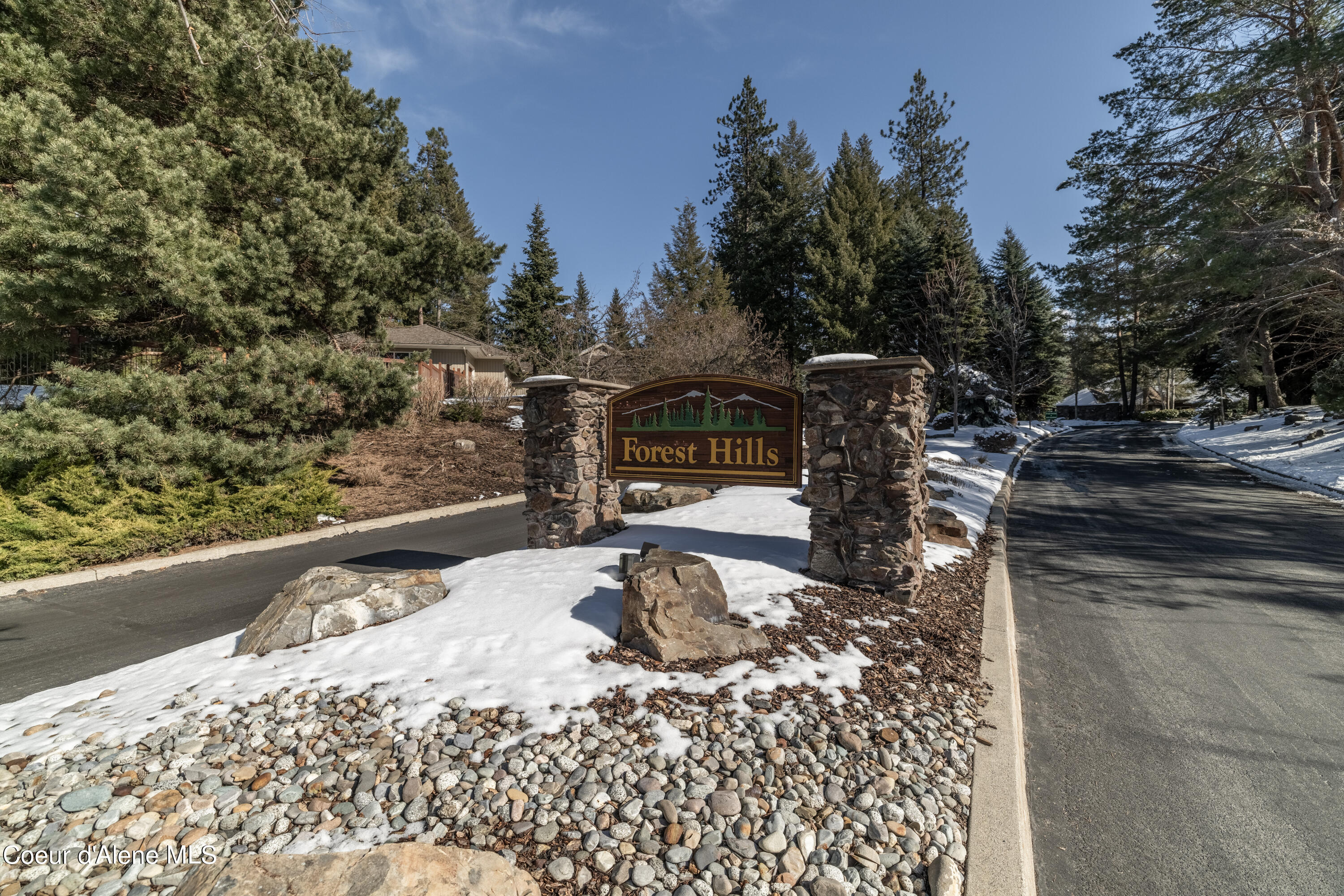 1469 E WOODSTONE DR