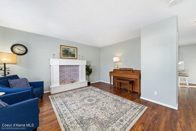 1490 N Firestone