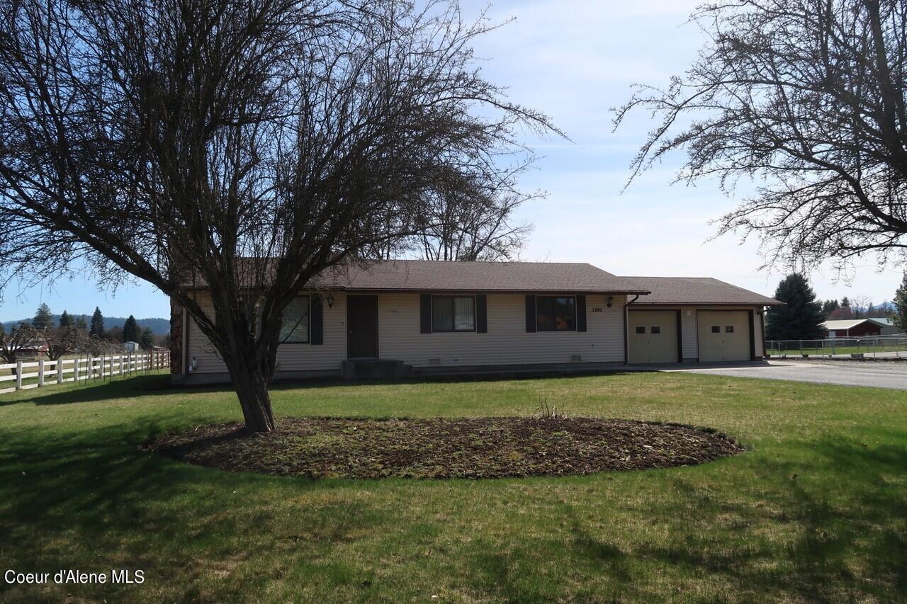 1380 E DEERHAVEN AVE