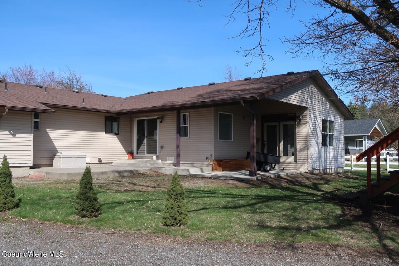 1380 E DEERHAVEN AVE