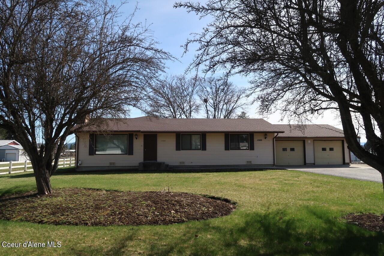 1380 E DEERHAVEN AVE