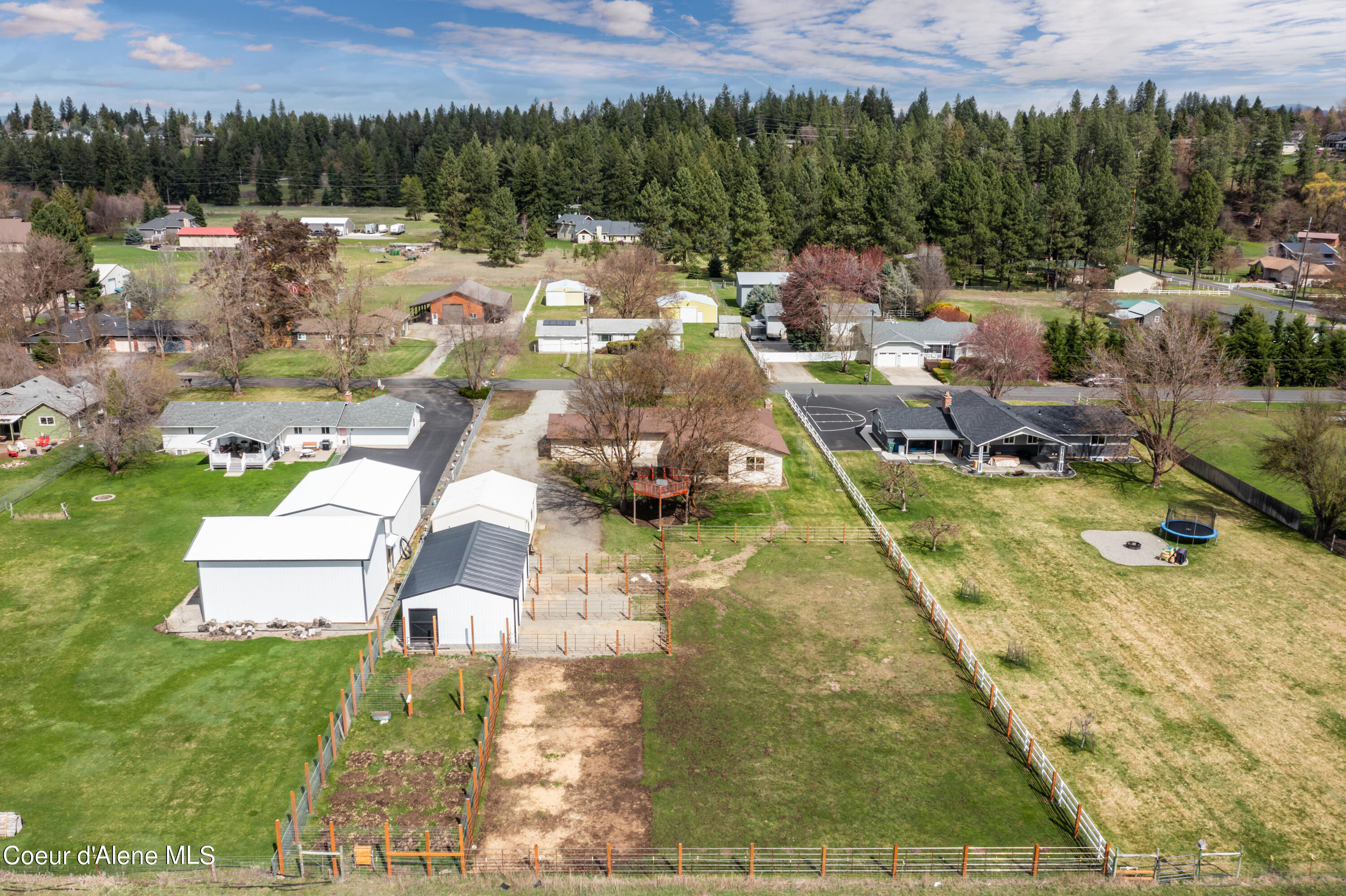 1380 E DEERHAVEN AVE