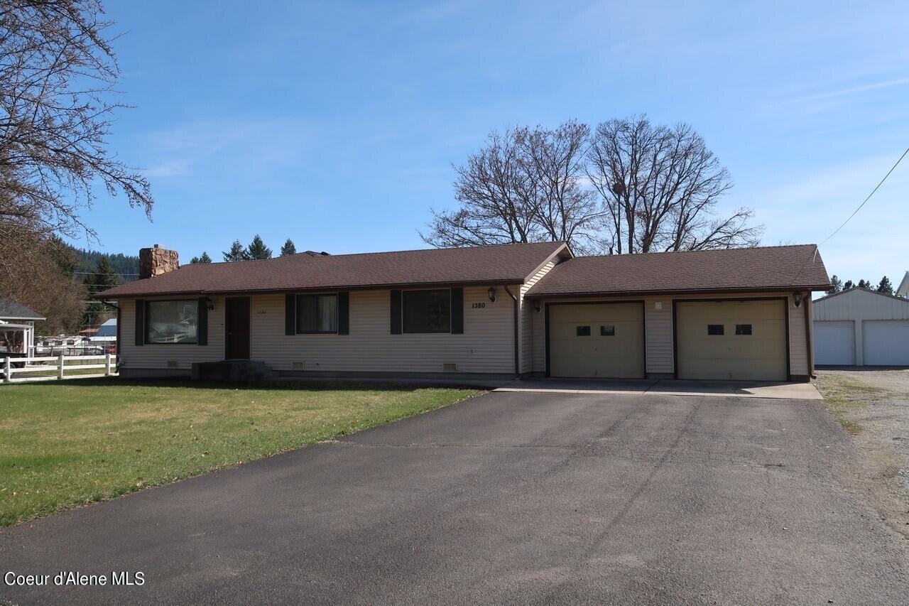1380 E DEERHAVEN AVE