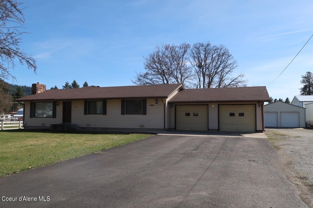 1380 E DEERHAVEN AVE