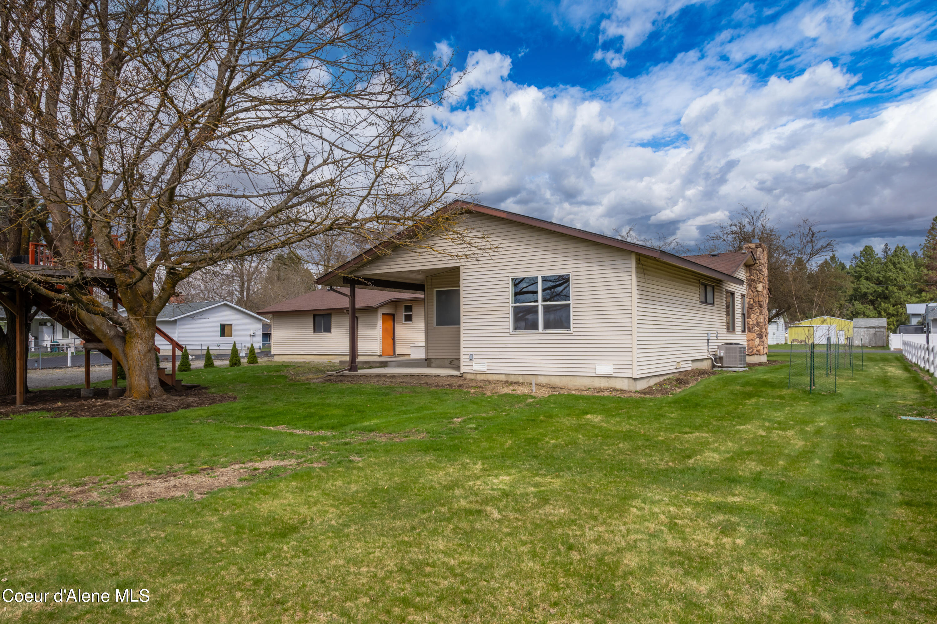 1380 E DEERHAVEN AVE