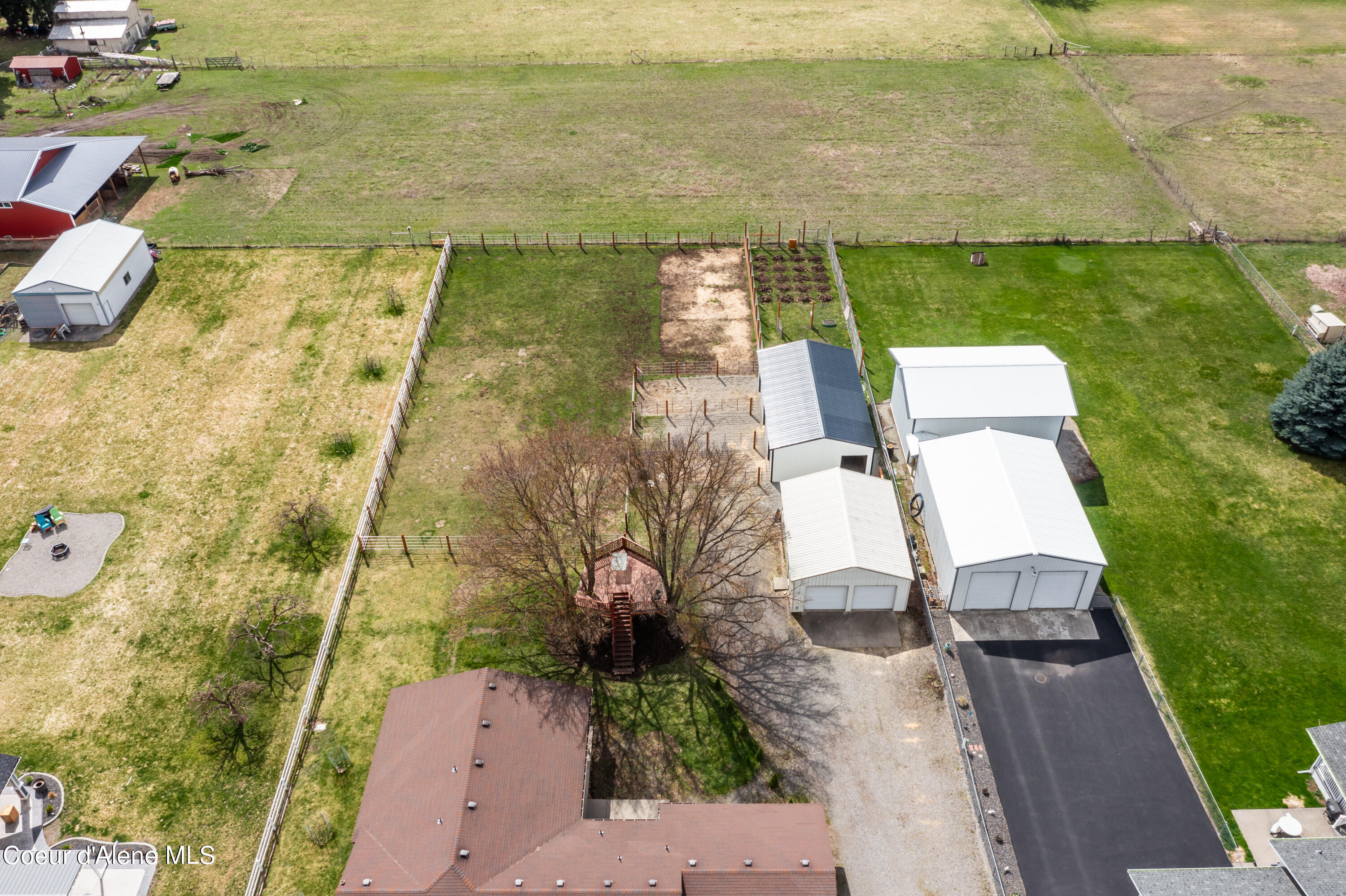 1380 E DEERHAVEN AVE