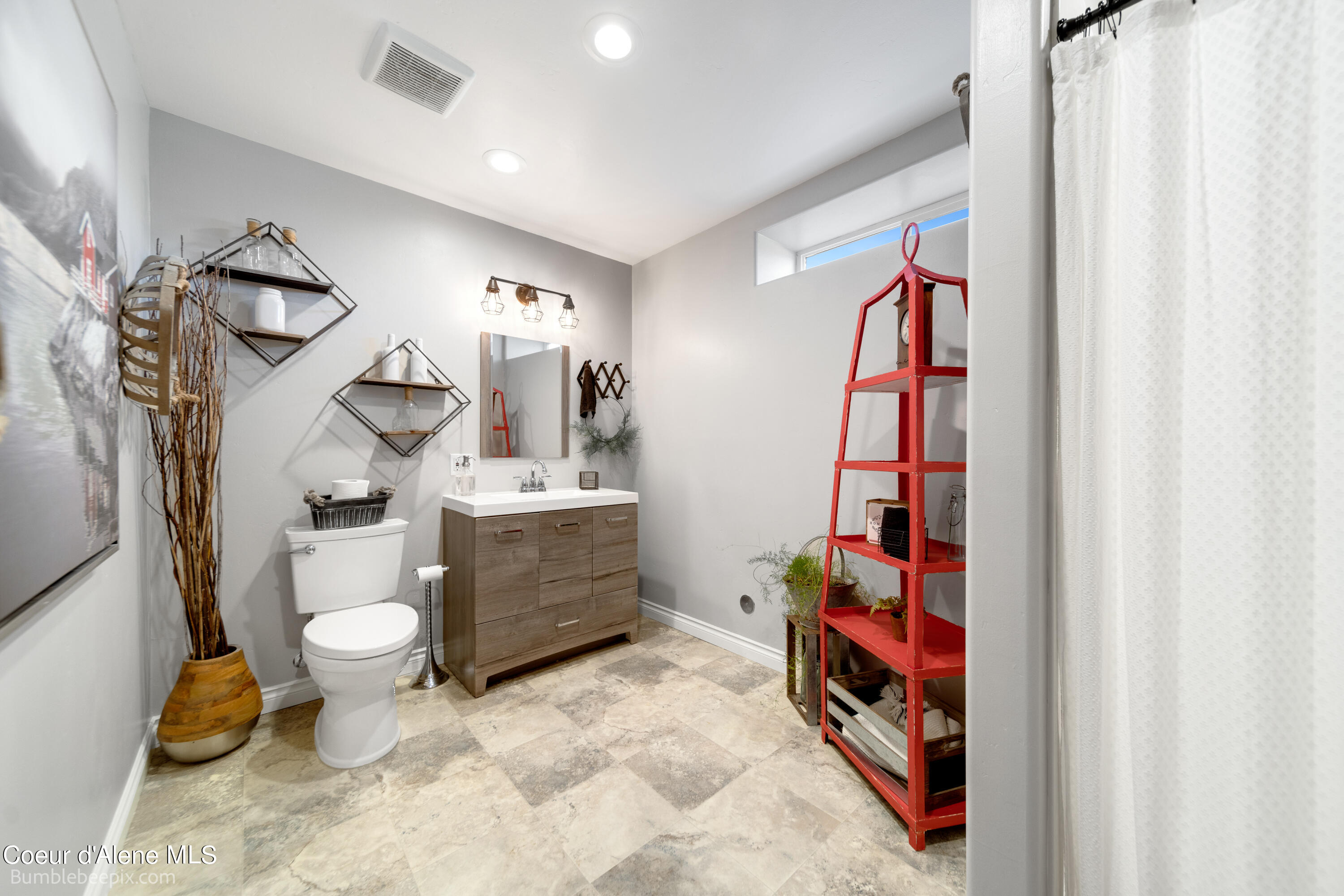 1674 N ELTON LN, Coeur d'Alene