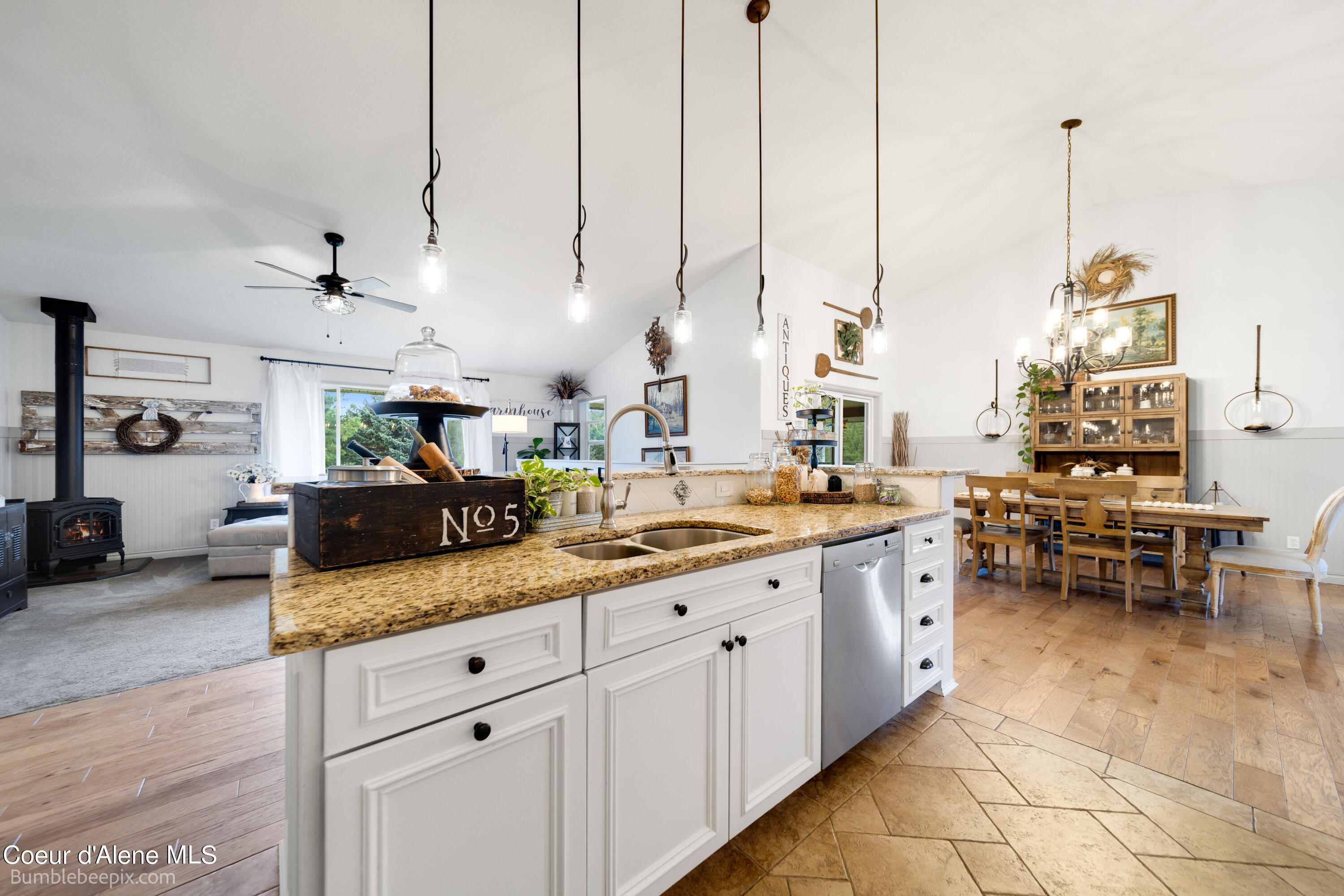 1674 N ELTON LN, Coeur d'Alene