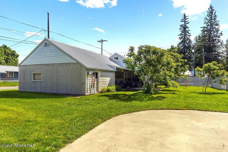 723 N BOYER AVE