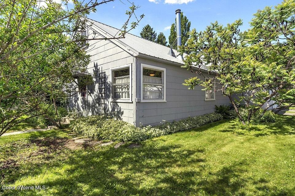 723 N BOYER AVE
