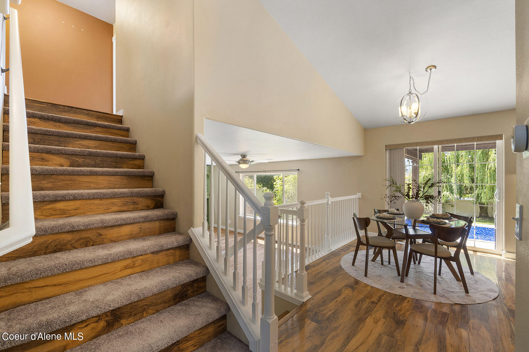 1486 W YAQUINA DR