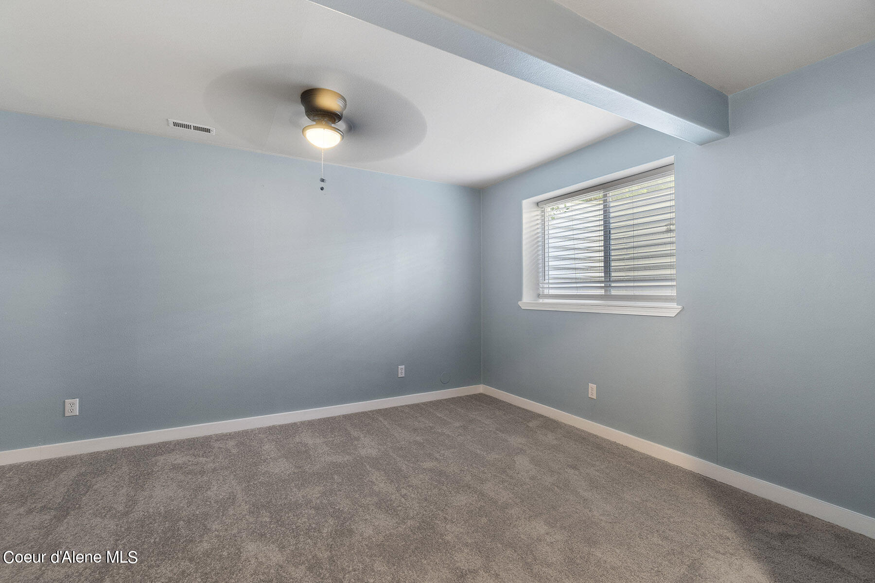 1486 W YAQUINA DR