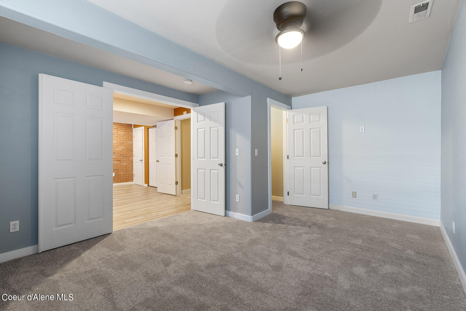 1486 W YAQUINA DR
