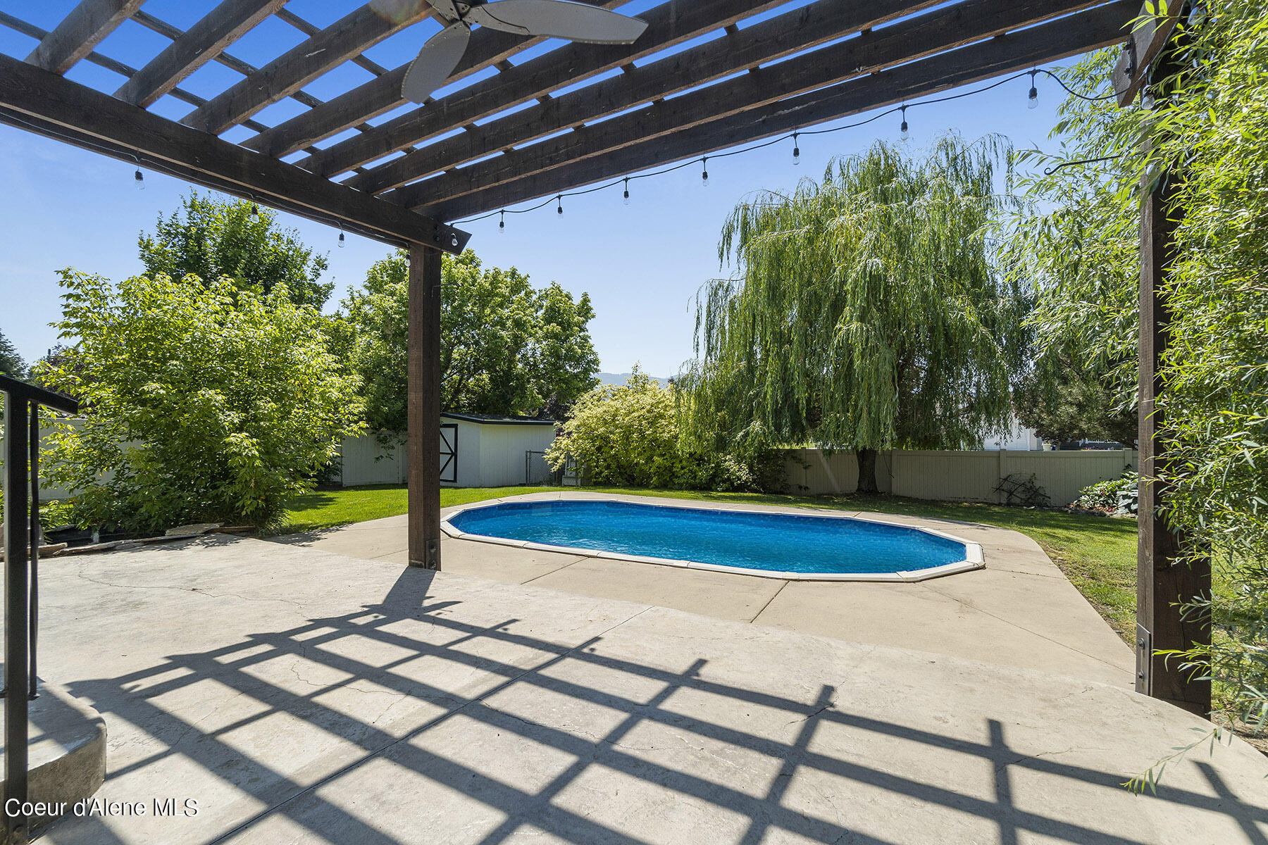 1486 W YAQUINA DR