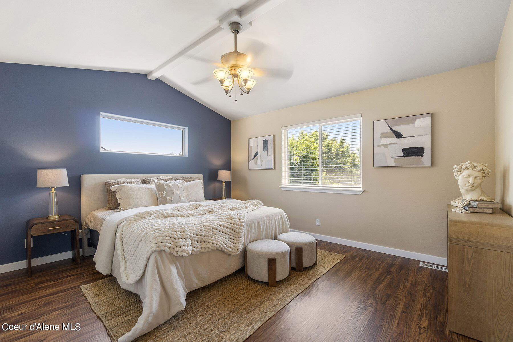 1486 W YAQUINA DR