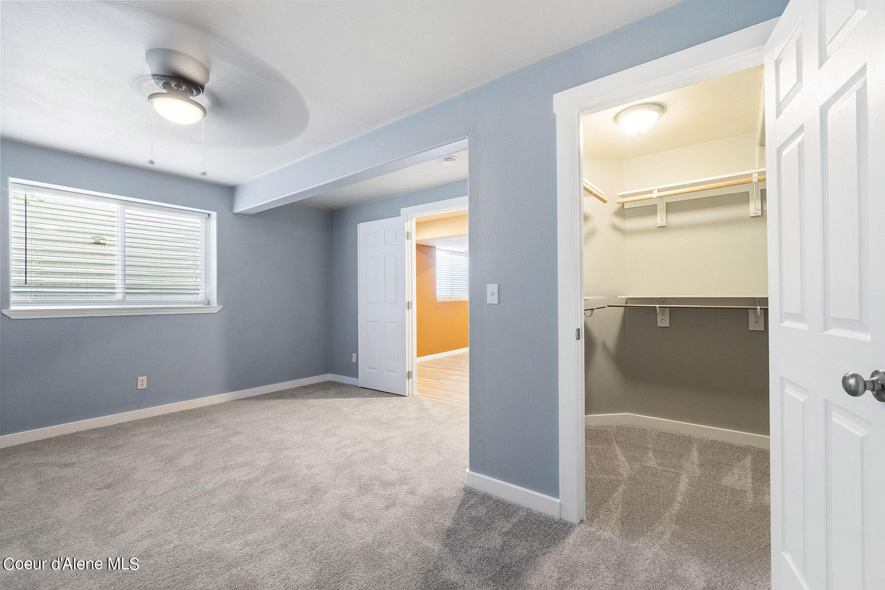 1486 W YAQUINA DR