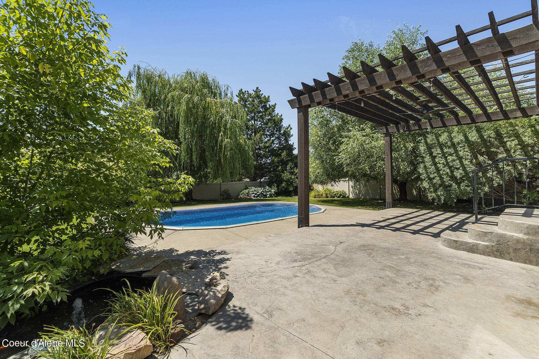 1486 W YAQUINA DR