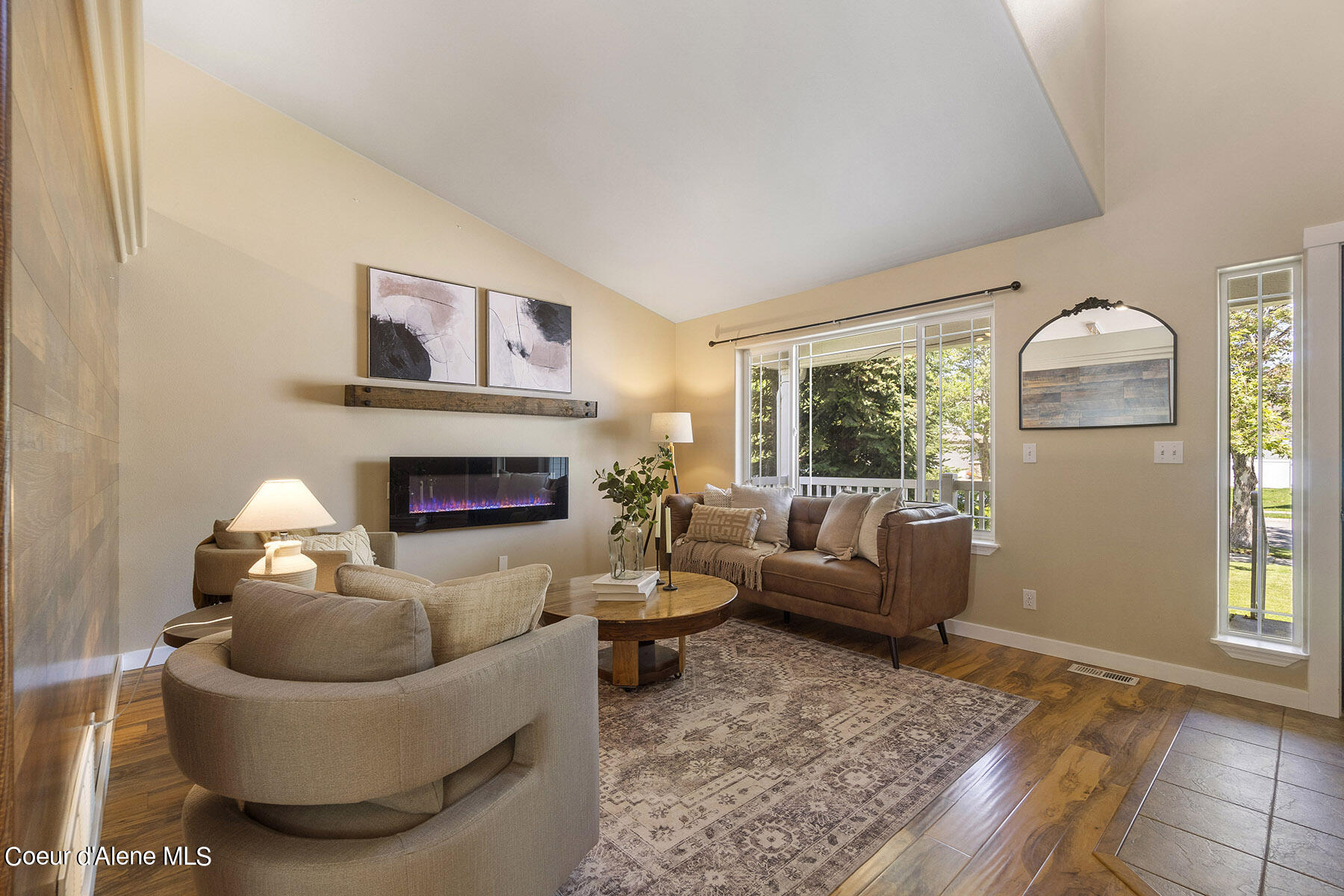1486 W YAQUINA DR