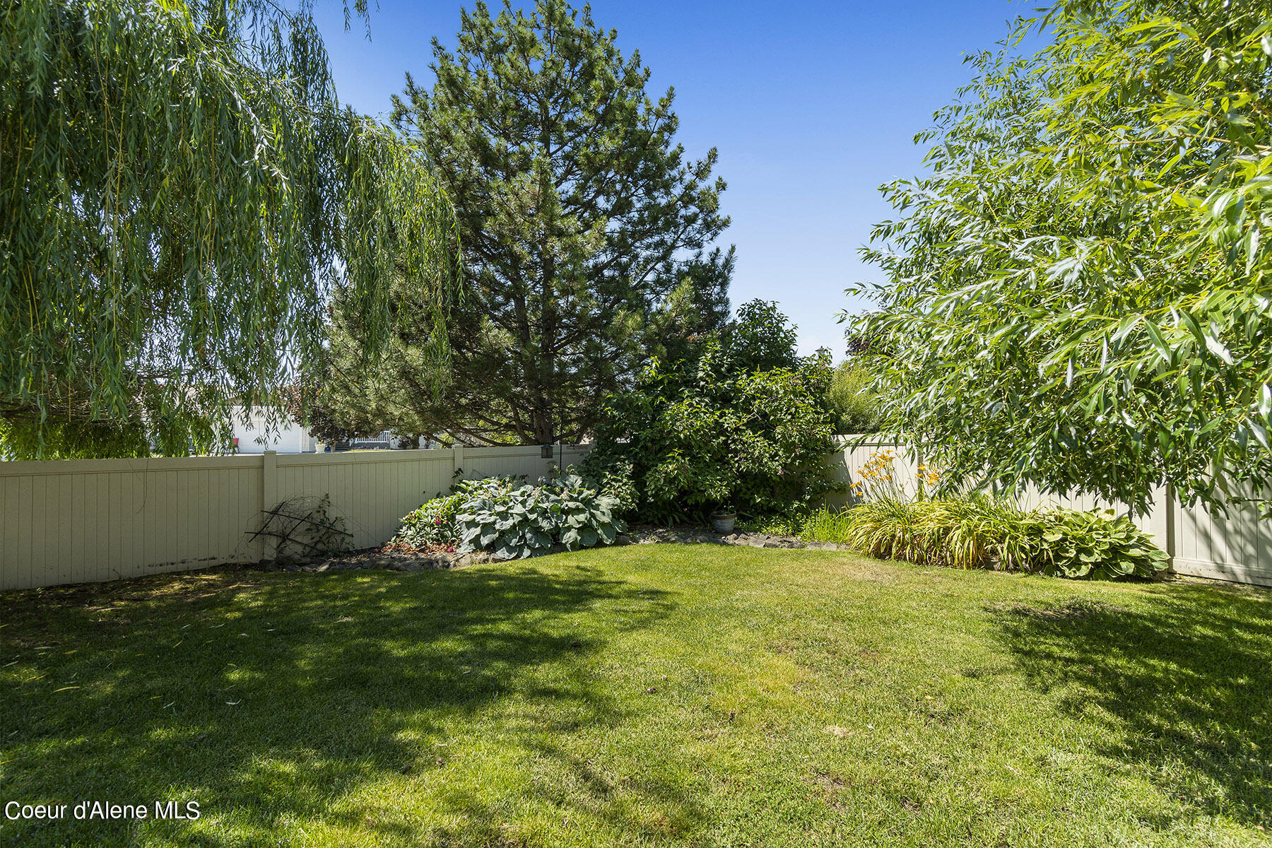 1486 W YAQUINA DR