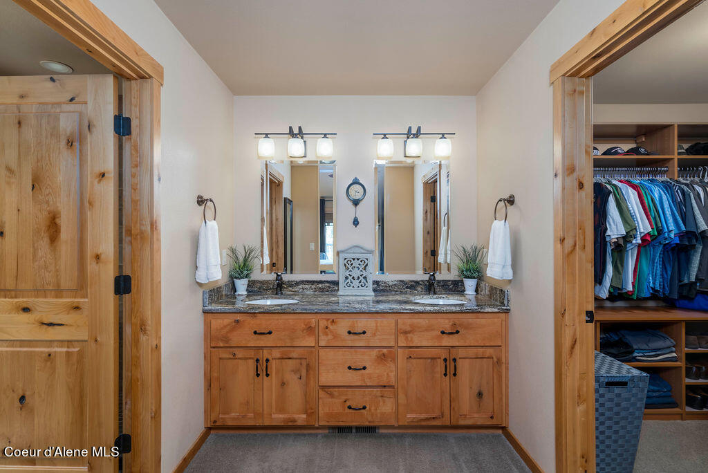 11882 N AVONDALE LOOP