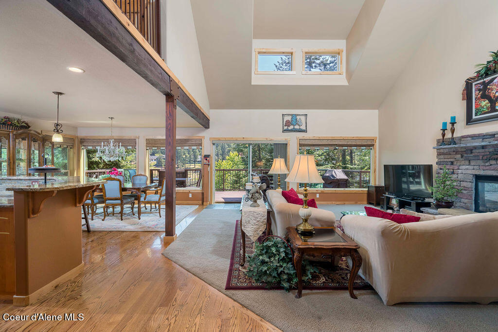 11882 N AVONDALE LOOP