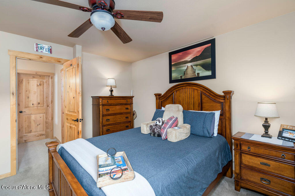 11882 N AVONDALE LOOP