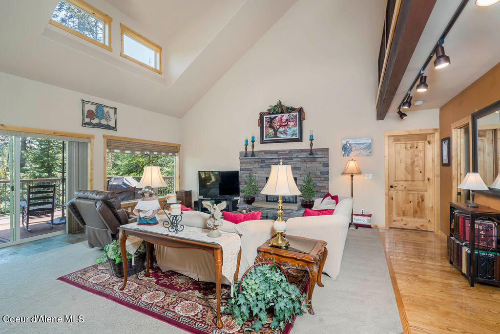 11882 N AVONDALE LOOP