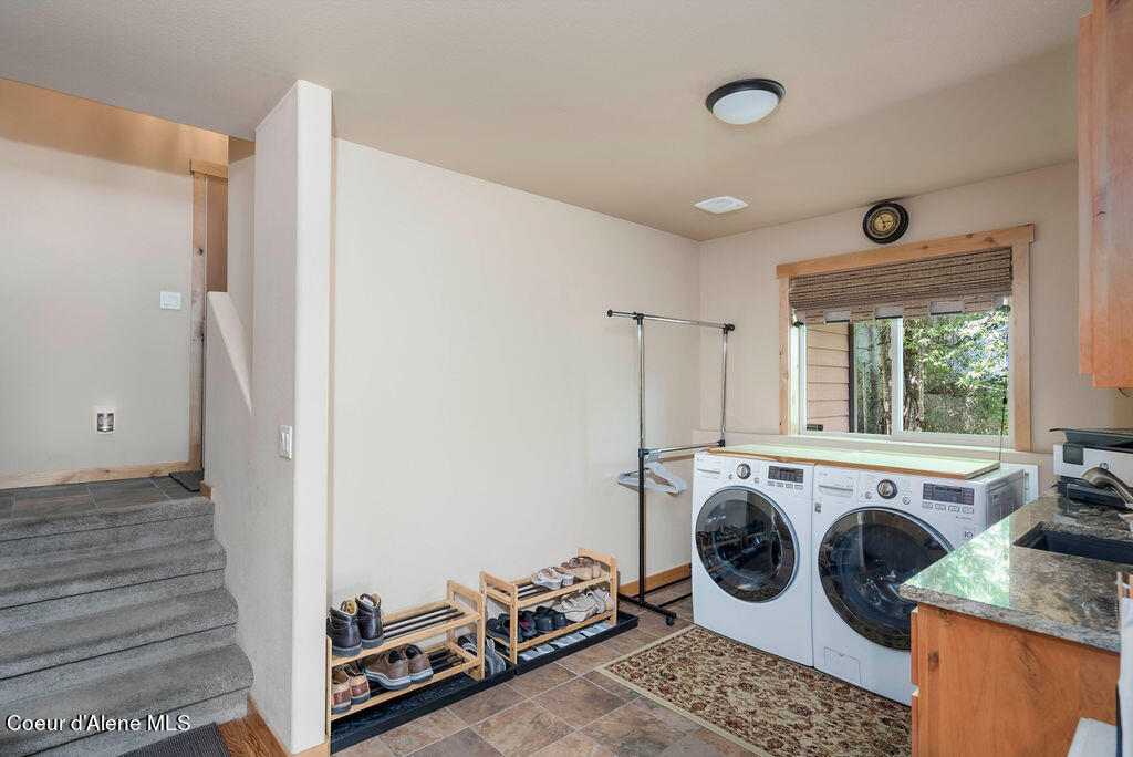 11882 N AVONDALE LOOP