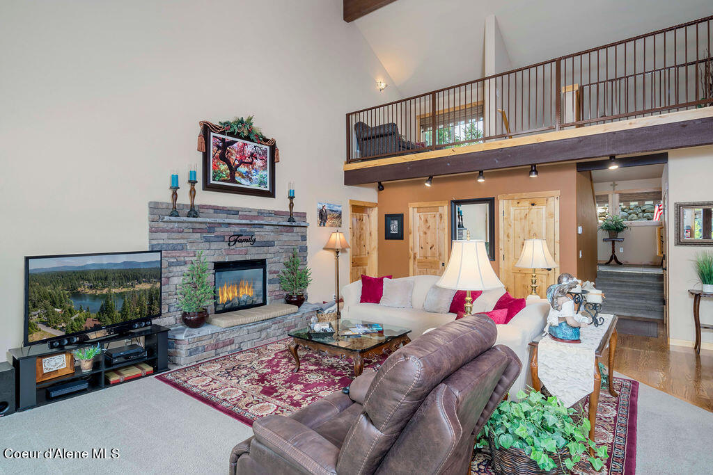 11882 N AVONDALE LOOP