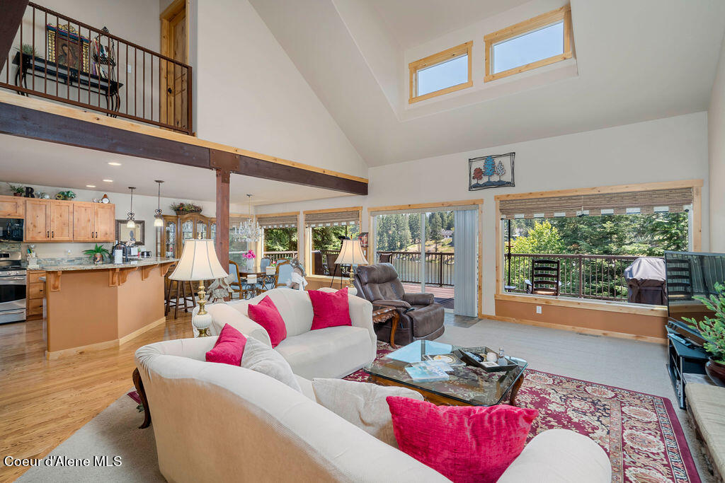 11882 N AVONDALE LOOP