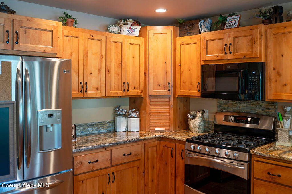 11882 N AVONDALE LOOP