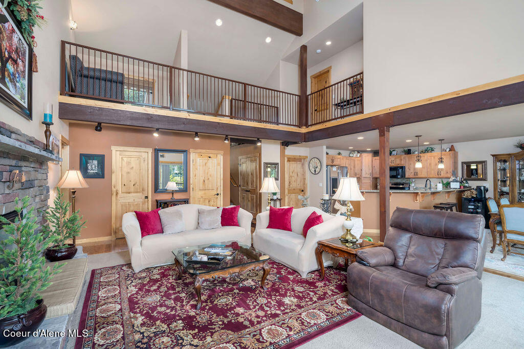 11882 N AVONDALE LOOP