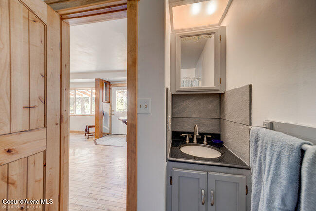 3003 E Carver Lane