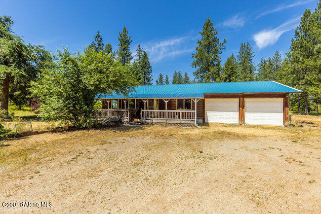 3003 E Carver Lane