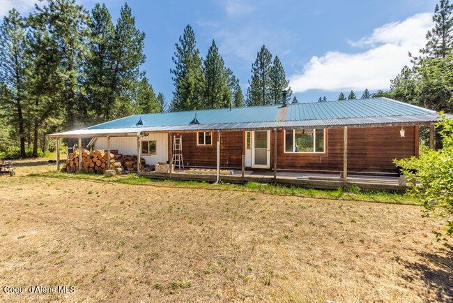 3003 E Carver Lane