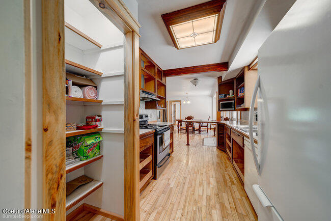 3003 E Carver Lane