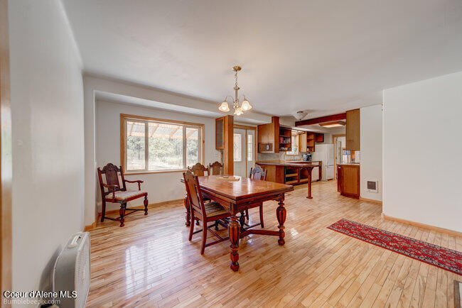 3003 E Carver Lane